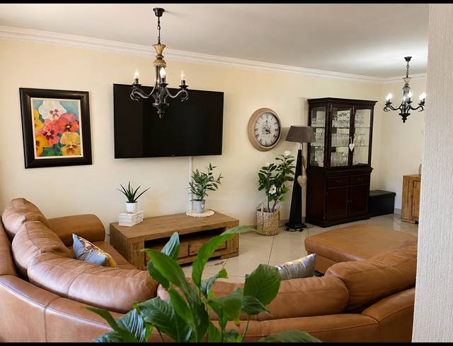 3 BEDROOM TOWNHOUSE FOR SALE IN THREE RIVERS
